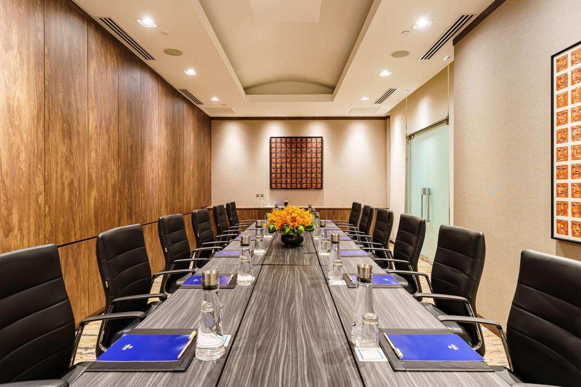 Hilton Kuala Lumpur Hotel Exterior photo Boardroom at the Four Seasons Hotel, Kuala Lumpur